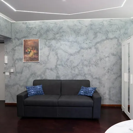 Timeo Luxury In Baroque Palace With Elevator شقة
